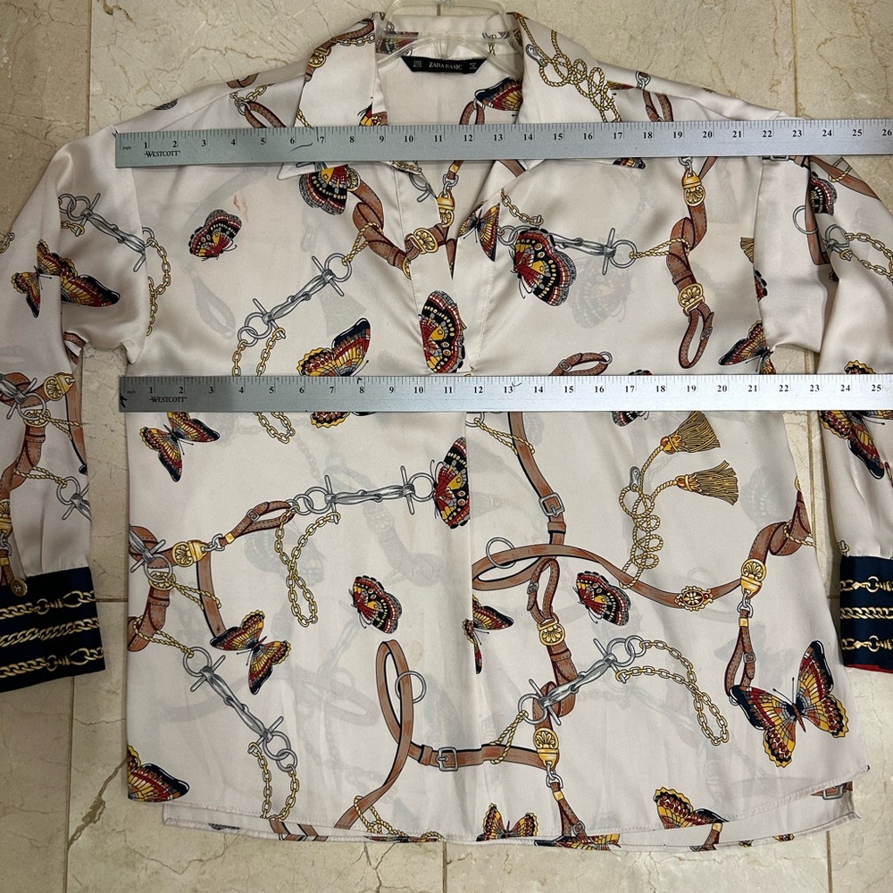 Zara Basic butterfly and chain printed blouse, V-Neck Pullover, Cream, S… - Picture 10 of 11